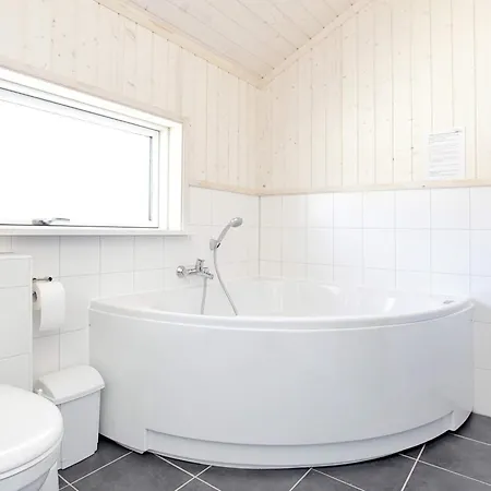 Retreat With Private Sauna And Fireplace بيت للعطل Großenbrode