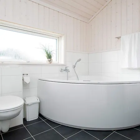 بيت للعطل Retreat With Private Sauna And Fireplace *